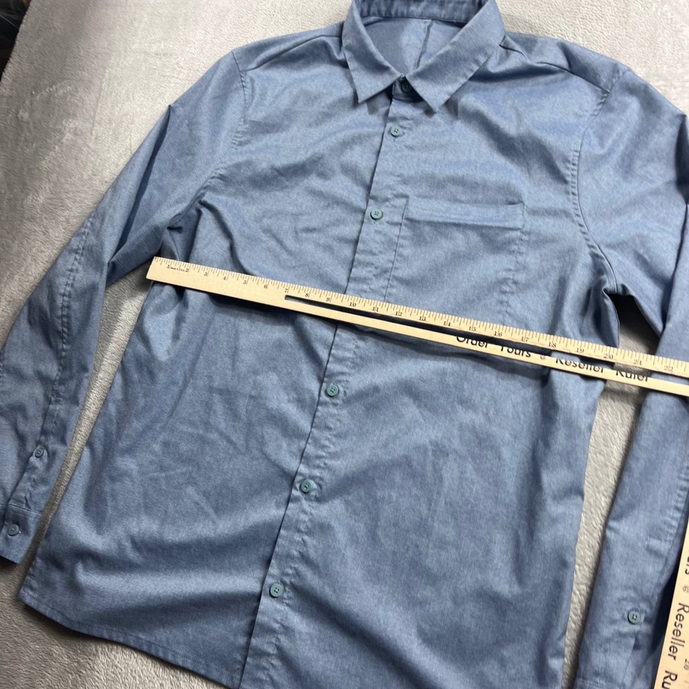 Lululemon Mens Commission Long Sleeve Button Down Shirt Blue Chambray Size M - Picture 3 of 8